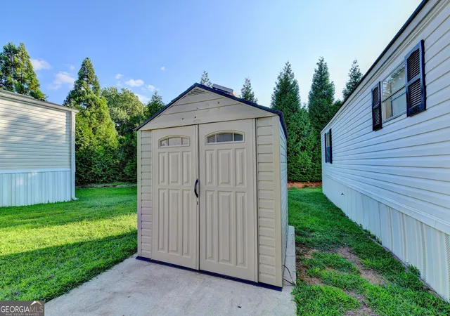 Photo 4 of Manufactured home for sale at 3000 Clarks Brg Lot 2 Rd, Gainesville, GA 30501 | MLS# 10816607 | Listing updated on 2026-09-14