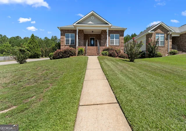 Photo 1 of Single family home for sale at 200 Lasso Dr, Warner Robins, GA 31088 | MLS# 10828767 | Listing updated on 2026-09-24