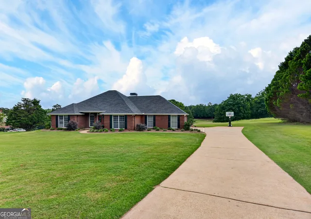 1st image of 113 Prestwick Dr, Lagrange, GA 30241 | MLS# 10810843