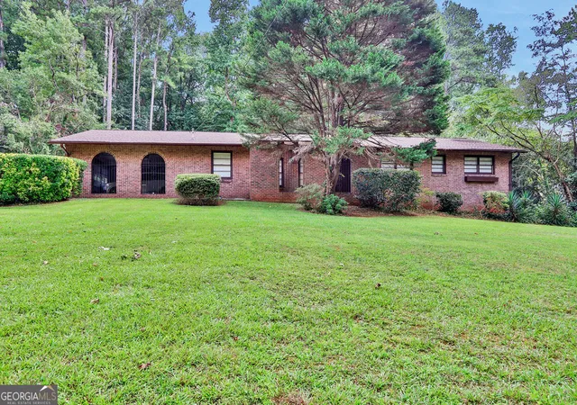 1st image of 5428 Smoke Rise Dr, Stone Mountain, GA 30087 | MLS# 10831328
