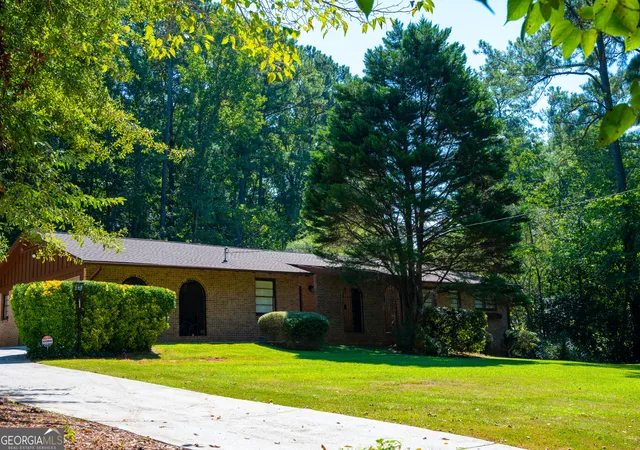 Photo 1 of Single family home for sale at 5428 Smoke Rise Dr, Stone Mountain, GA 30087 | MLS# 10831328 | Listing updated on 2026-09-06