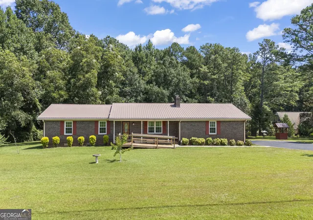 Photo 2 of Single family home for sale at 8050 Hog Mountain Rd, Statham, GA 30666 | MLS# 10833803 | Listing updated on 2026-09-10