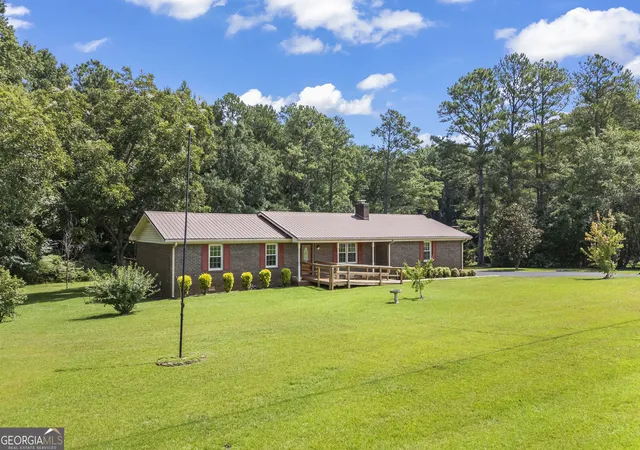 Photo 3 of Single family home for sale at 8050 Hog Mountain Rd, Statham, GA 30666 | MLS# 10833803 | Listing updated on 2026-09-10