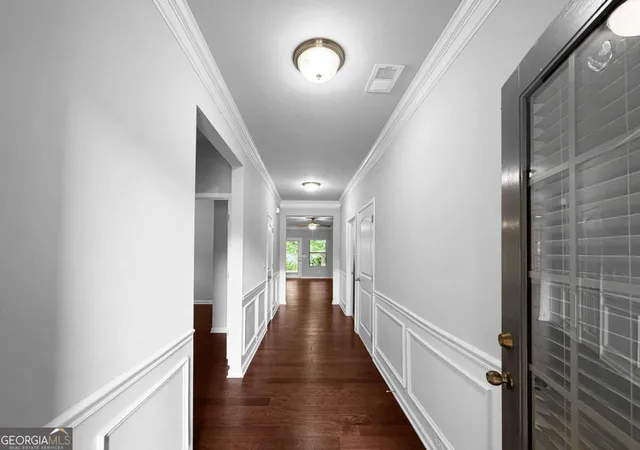 3rd image of 1100 Sycamore Creek Trl, Sugar Hill, GA 30518 | MLS# 10820049