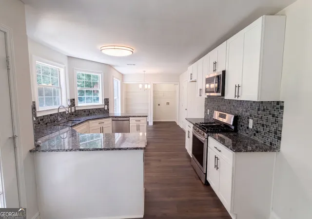 Photo 2 of Single family home for sale at 115 Emerald Ln, Hampton, GA 30228 | MLS# 10825784 | Listing updated on 2026-09-18