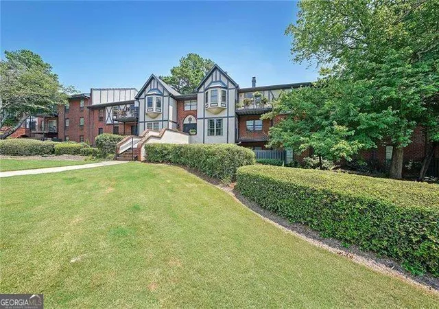 Photo 3 of Condo for sale at 6851 Roswell Rd #O3, Atlanta, GA 30328 | MLS# 10821672 | Listing updated on 2026-09-24