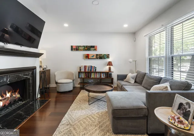 4th image of 56 Cantey Pl Nw, Atlanta, GA 30327 | MLS# 10793244