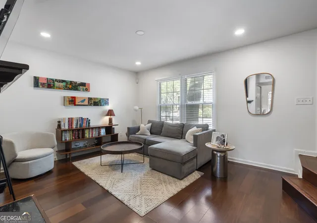 5th image of 56 Cantey Pl Nw, Atlanta, GA 30327 | MLS# 10793244