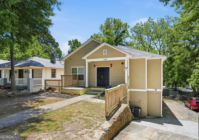 4th image of 1070 Mayson Turner Rd Nw, Atlanta, GA 30314 | MLS# 10760935