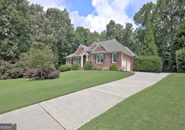 Photo 3 of Single family home for sale at 205 Hedgewick Wy, Tyrone, GA 30290 | MLS# 10812698 | Listing updated on 2026-09-13
