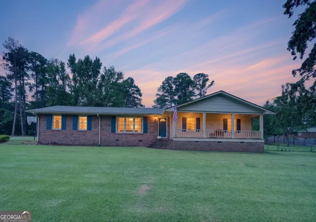 Photo 1 of Sale Pending at 1830 Walnut Ave Ne, Milledgeville, GA 31061 | MLS# 10834716 | Listing updated on 2026-09-03