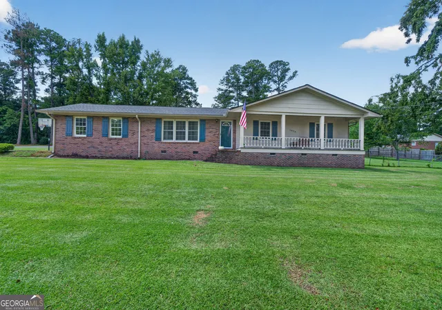 Photo 2 of Sale Pending at 1830 Walnut Ave Ne, Milledgeville, GA 31061 | MLS# 10834716 | Listing updated on 2026-09-03
