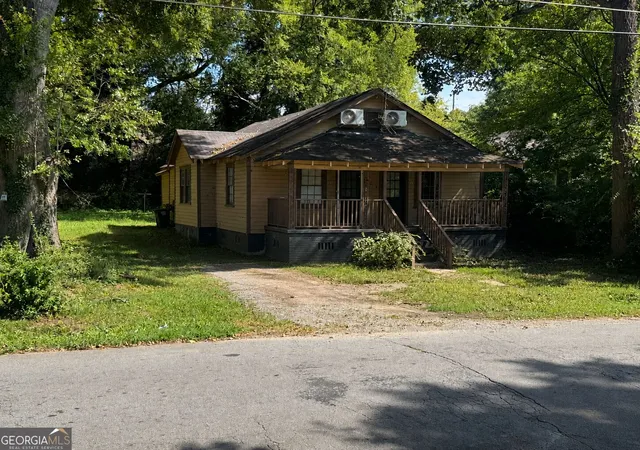 Photo 1 of Sale Pending at 204 Tolbert St Ne, Rome, GA 30161 | MLS# 10833733 | Listing updated on 2026-09-17