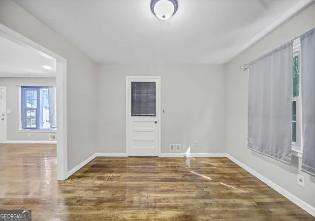 Photo 4 of Single family home for sale at 488 Sw Pomona Cir Sw, Atlanta, GA 30315 | MLS# 10826898 | Listing updated on 2026-10-05