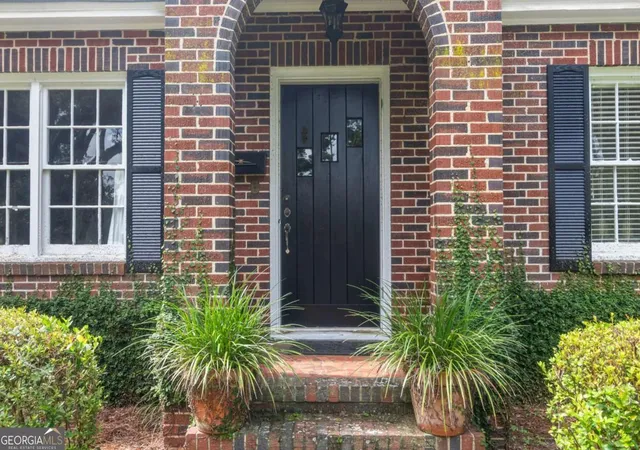 Photo 2 of Single family home for sale at 910 6th Ave, Albany, GA 31701 | MLS# 10816235 | Listing updated on 2026-09-02