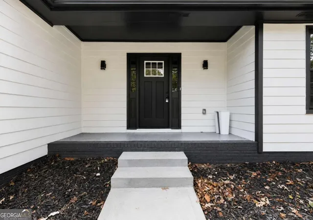 3rd image of 3846 Teresa Ter Sw, Lilburn, GA 30047 | MLS# 10826739