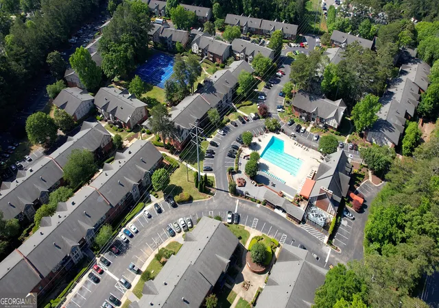 2nd image of 6851 Roswell Rd Apt C 8, Sandy Springs, GA 30328