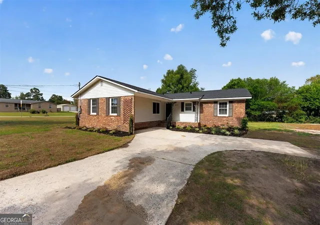 Photo 2 of Sale Pending at 5727 Wayne Dr, Lizella, GA 31052 | MLS# 10821837 | Listing updated on 2026-08-18