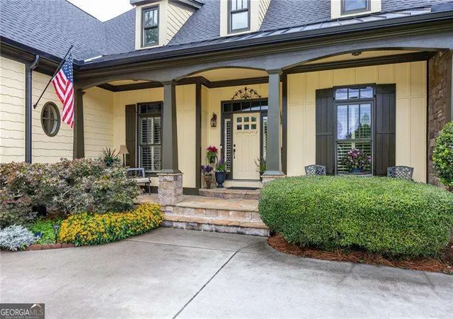 Photo 3 of Mansion for sale at 154 Gold Leaf Trl, Powder Springs, GA 30127 | MLS# 10807654 | Listing updated on 2026-09-17