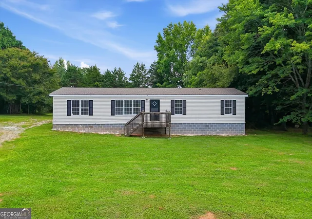 Homes for sale in Danielsville, GA | 328 Pine St, Danielsville, GA 30633 | MLS# 10793780