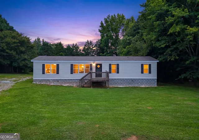 Homes for sale in Danielsville, GA | 328 Pine St, Danielsville, GA 30633 | MLS# 10793780