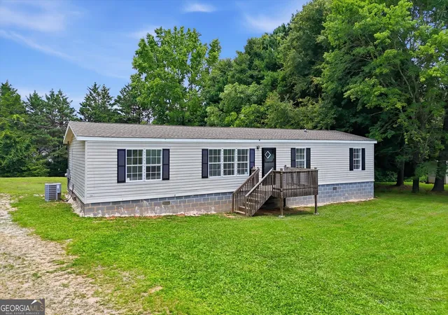 Homes for sale in Danielsville, GA | 328 Pine St, Danielsville, GA 30633 | MLS# 10793780