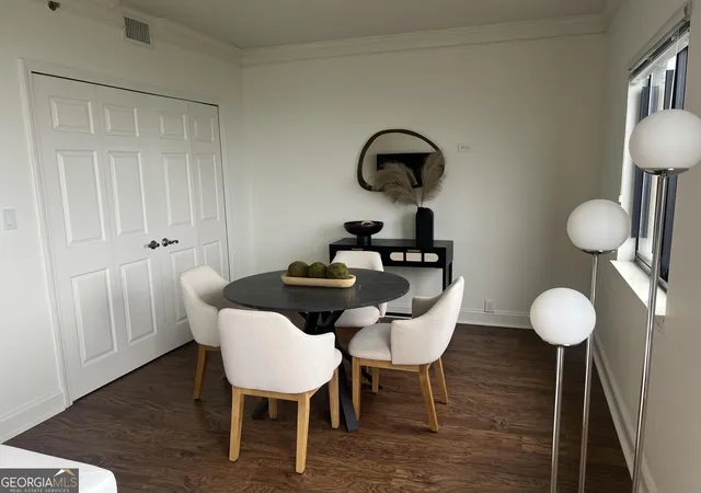 Listing Photo 2 - Condo for sale in building located at 3481 Lakeside Dr Ne, Atlanta, GA 30326 - Unit #APT 2901