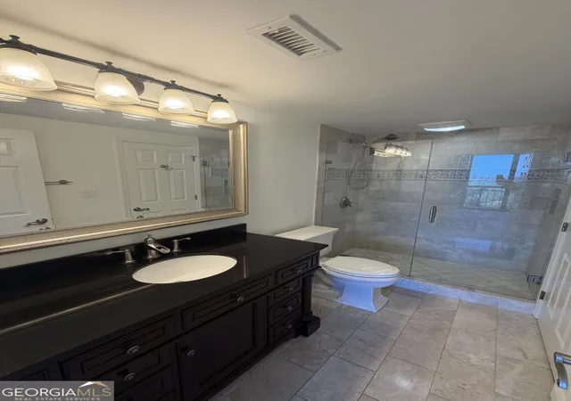 Photo 11 of Condo for sale at 3481 Lakeside Dr Ne #APT 2901, Atlanta, GA 30326 | MLS# 10826064 | Listing updated on 2026-08-31