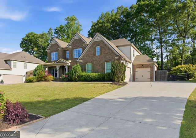 Photo 2 of Single family home for sale at 3050 Pleasant Valley Trl, Cumming, GA 30028 | MLS# 10813278 | Listing updated on 2026-08-30