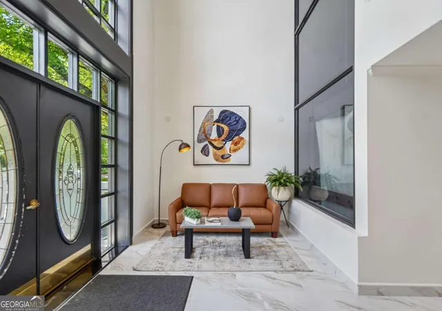 Listing Photo 4 - Condo for sale in building located at 3308 Pine Hts Dr NE, Atlanta, GA 30324