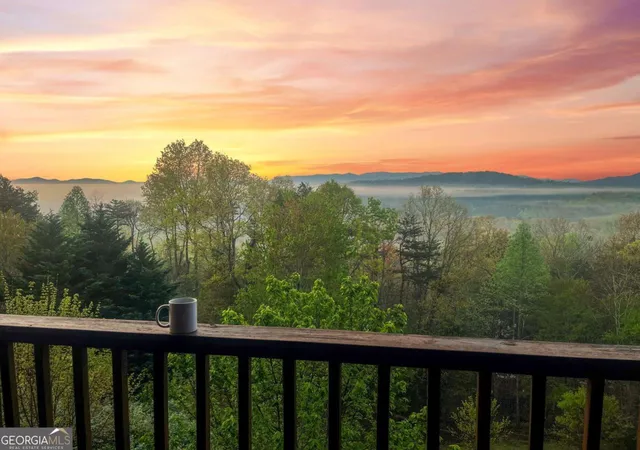 Photo 4 of Sale Pending at 48 Lookout Dr, Blue Ridge, GA 30513 | MLS# 10786327 | Listing updated on 2026-09-19