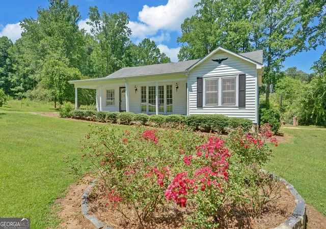 Homes for sale in Eastanollee, GA | 403 North Ave, Eastanollee, GA 30538 | MLS# 10779495