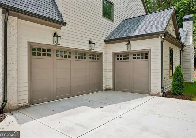 Photo 34 of Mansion for sale at 680 Edgewater Trl, Atlanta, GA 30328 | MLS# 10776400 | Listing updated on 2026-09-06