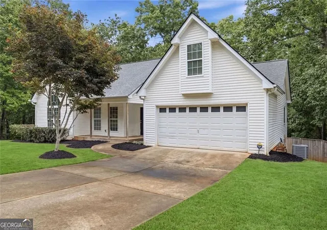 3rd image of 200 Hugh Stowers Rd, Dawsonville, GA 30534 | MLS# 10807452