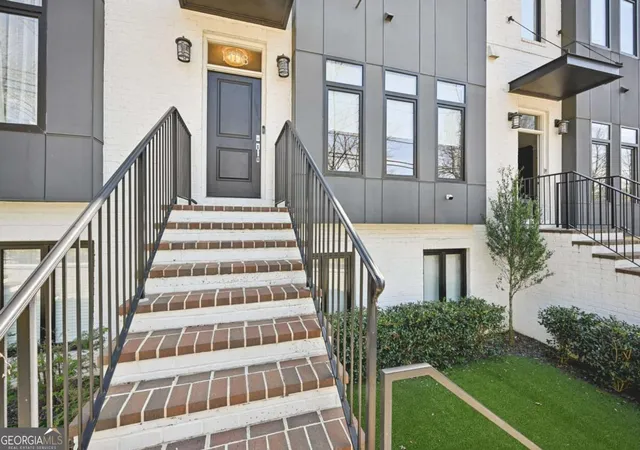 Photo 4 of Townhouse for sale at 1108 Briar Cove Cir, Atlanta, GA 30329 | MLS# 10784644 | Listing updated on 2026-09-10