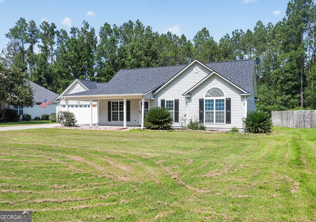 Photo 4 of Single family home for sale at 72 Cypress Trl, Lakeland, GA 31635 | MLS# 10830563 | Listing updated on 2026-09-19