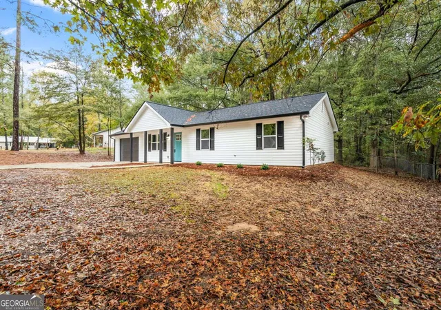 3rd image of 25 Woodcrest Dr, Covington, GA 30016 | MLS# 10797690