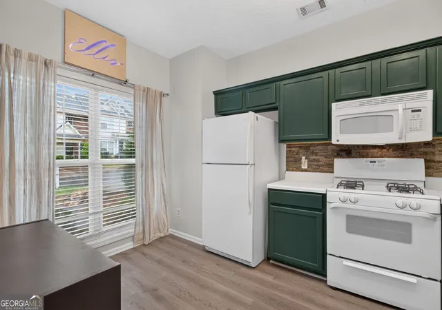 Photo 2 of Townhouse for sale at 35 Pearl Chambers Dr, Dawsonville, GA 30534 | MLS# 10808070 | Listing updated on 2026-09-12