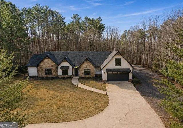 2nd image of 635 Colbert Rd, Dallas, GA 30132 | MLS# 10804663