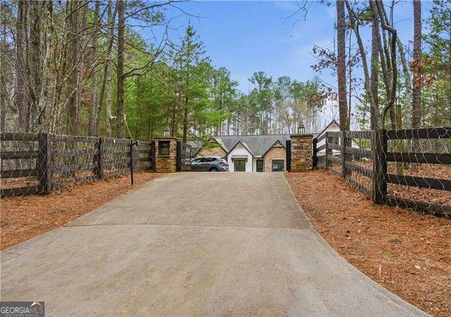3rd image of 635 Colbert Rd, Dallas, GA 30132 | MLS# 10804663