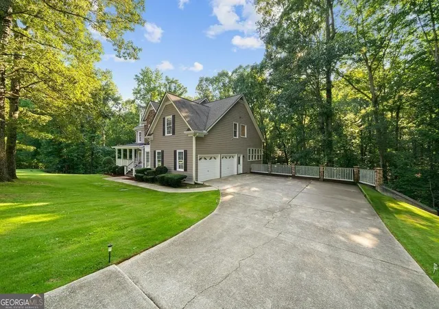 Photo 2 of Single family home for sale at 5601 Fox Glove Ct Ct, Douglasville, GA 30135 | MLS# 10820802 | Listing updated on 2026-09-11