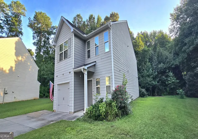 Photo 2 of Single family home for sale at 79 Trotter Ct, Newnan, GA 30263 | MLS# 10807939 | Listing updated on 2026-09-06
