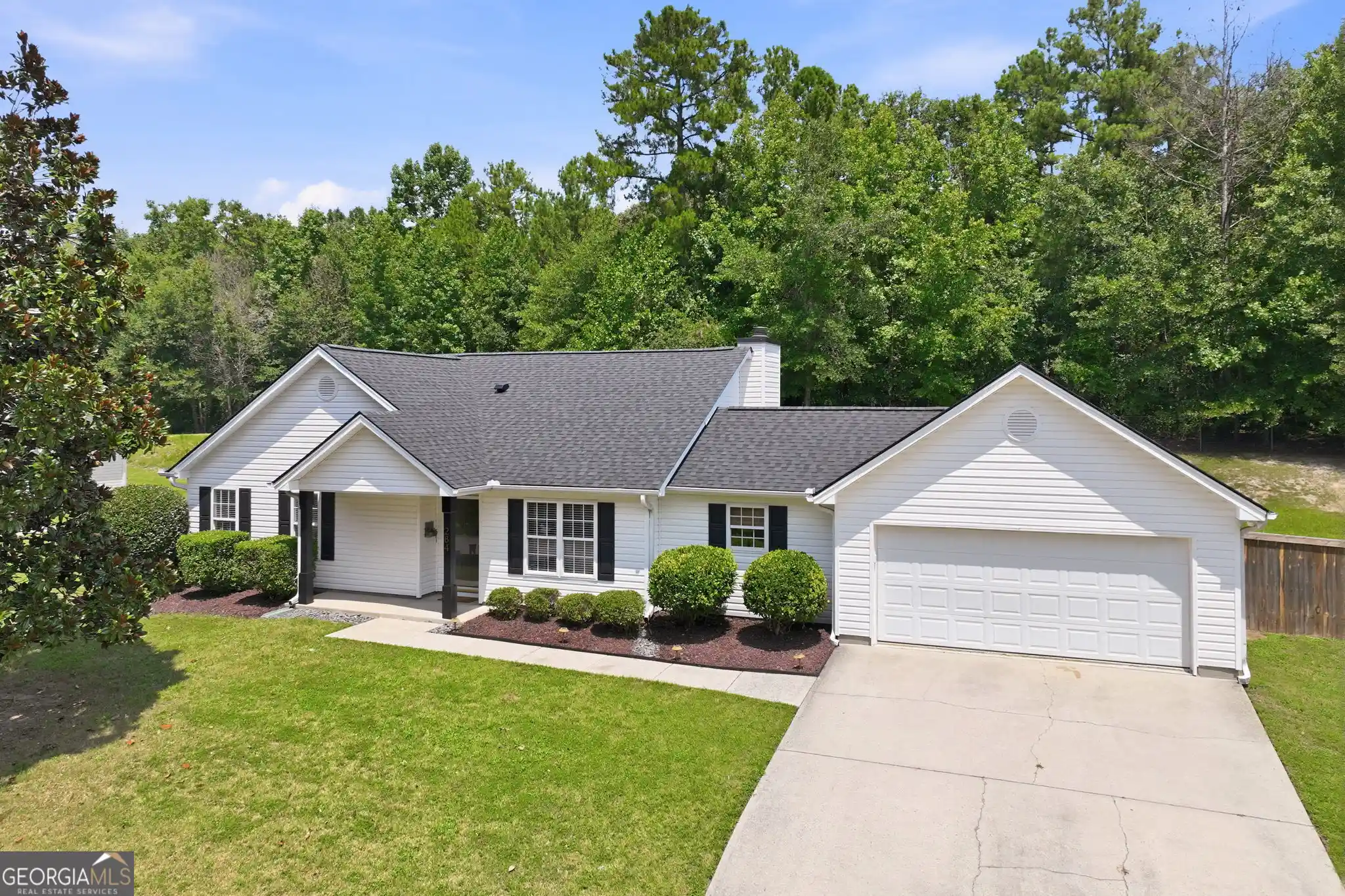 Photo 1 of Single family home for sale at 284 Hickory Blf, Braselton, GA 30517 | MLS# 10870857 | Listing updated on 2026-10-24