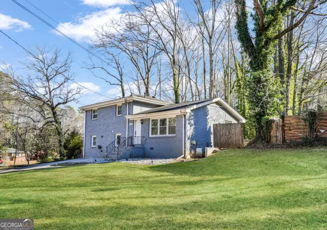 Photo 2 of Single family home for sale at 1918 Valley Ridge Dr Sw, Atlanta, GA 30331 | MLS# 10686309 | Listing updated on 2026-09-14