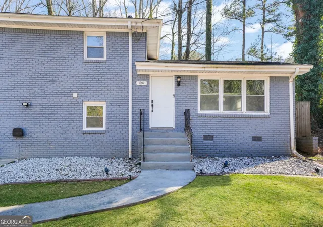 Photo 2 of Single family home for sale at 1918 Valley Ridge Dr SW, Atlanta, GA 30331 | MLS# 10686309 | Listing updated on 2026-09-14