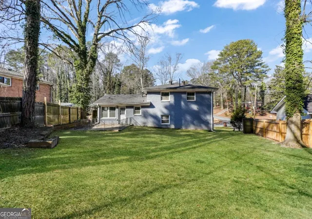 Photo 3 of Single family home for sale at 1918 Valley Ridge Dr SW, Atlanta, GA 30331 | MLS# 10686309 | Listing updated on 2026-09-14