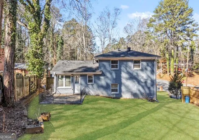 Photo 4 of Single family home for sale at 1918 Valley Ridge Dr SW, Atlanta, GA 30331 | MLS# 10686309 | Listing updated on 2026-09-14
