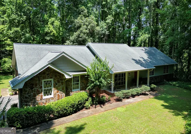 Photo 2 of Single family home for sale at 2201 Hwy 92 S, Fayetteville, GA 30215 | MLS# 10797447 | Listing updated on 2026-08-28