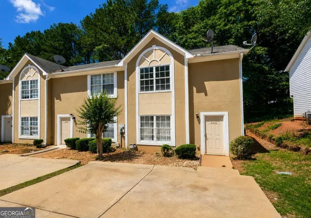 1st image of 3054 Fields Dr, Lithonia, GA 30038 | MLS# 10777391
