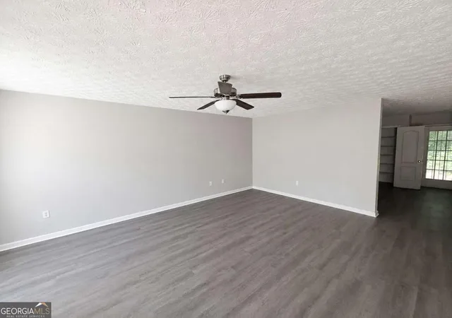 3rd image of 3054 Fields Dr, Lithonia, GA 30038 | MLS# 10777391